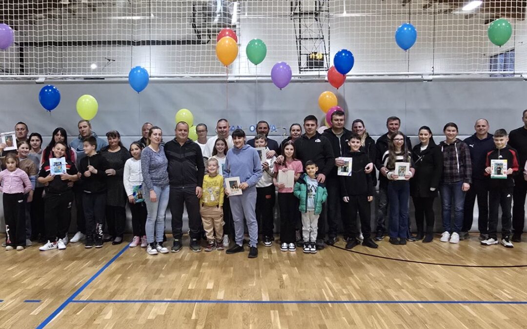 Peti razredi obilježili Dan očeva